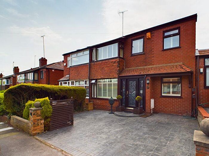 3 Bedroom Semi-Detached House For Sale In Towncroft Avenue, Middleton, M24