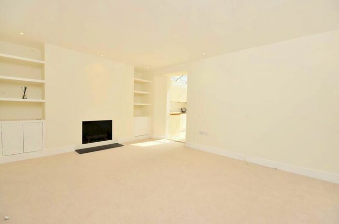 2 Bedroom Maisonette To Rent In Redcliffe Street, Chelsea, London, SW10