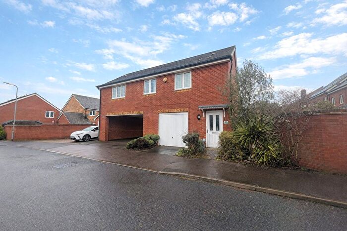 2 Bedroom Maisonette To Rent In George Palmer Close, Reading, Berkshire, RG2