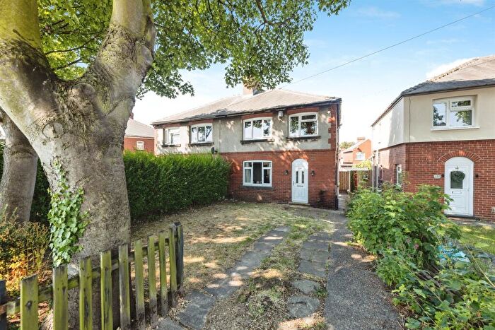 3 Bedroom Semi-Detached House For Sale In Darfield Road, Cudworth, Barnsley, S72