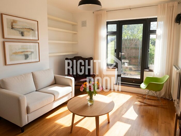 1 Bedroom Flat To Rent In One Bedroom Flat, Cluscourt, N1