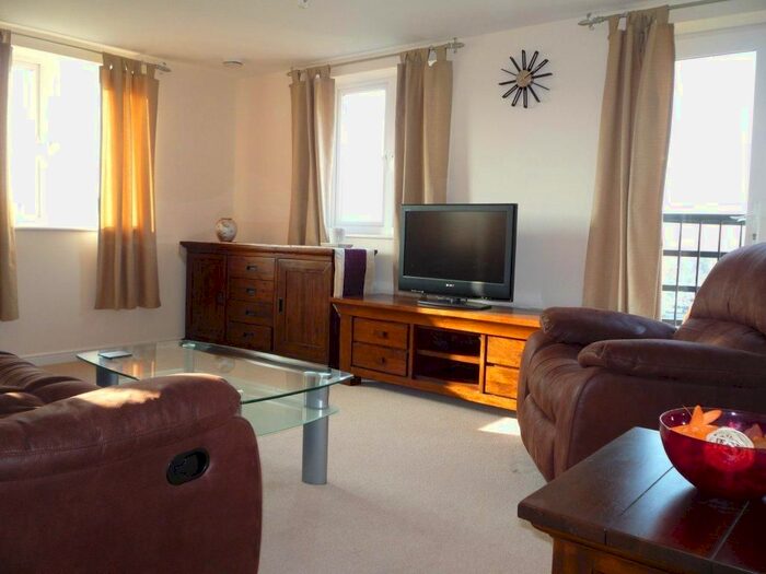 2 Bedroom Flat To Rent In Padstow Road, Swindon, SN2