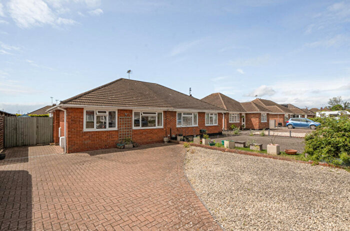 2 Bedroom Bungalow For Sale In Oxford Road, Stratton St Margaret, Swindon, SN3
