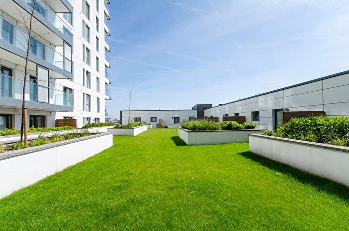 2 Bedroom Flat For Sale In Barge Walk, North Greenwich, London, SE10