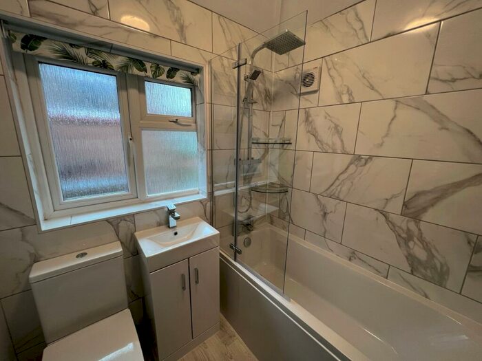 3 Bedroom House To Rent In Foxbury Drive, Chelsfield, BR6