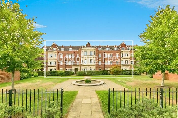 2 Bedroom Flat To Rent In London Road, Guildford, GU1