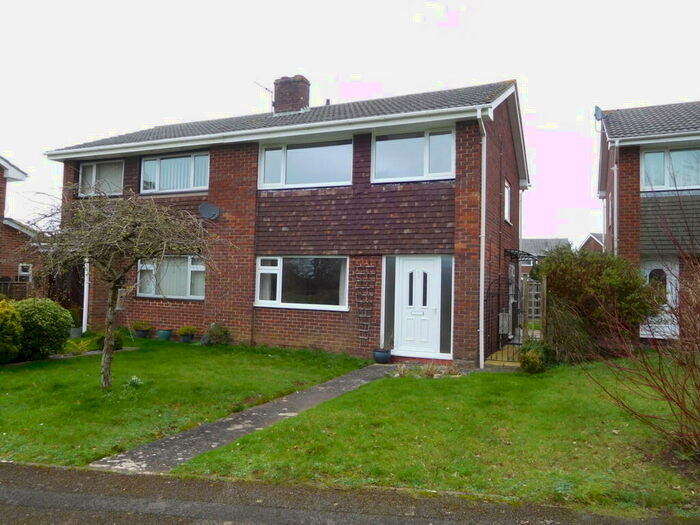 3 Bedroom Semi-Detached House To Rent In Finch Road, Chipping Sodbury, BS37