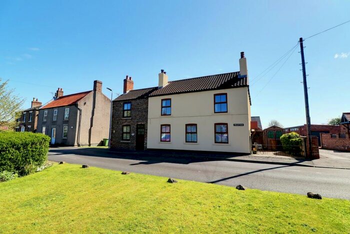 3 Bedroom Semi-Detached House For Sale In High Street, Eastoft, Scunthorpe, DN17