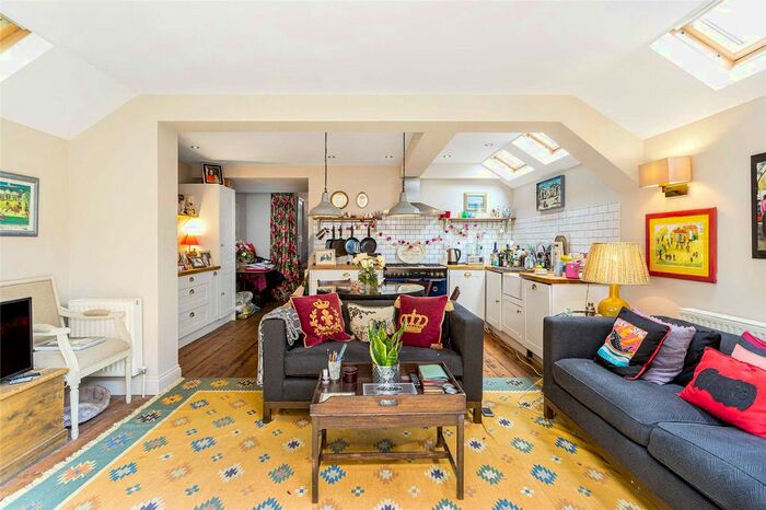 2 Bedroom Flat To Rent In Furness Road, Fulham, SW6