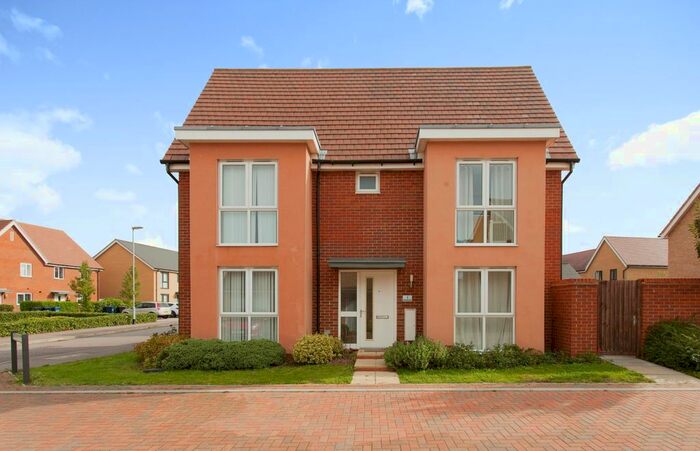 3 Bedroom Chalet To Rent In Whirlwind Close, Upper Cambourne, Cambridge, CB23