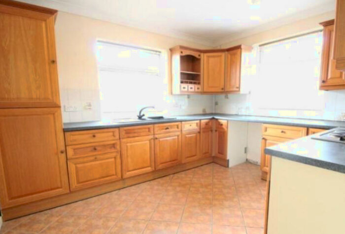 2 Bedroom Maisonette To Rent In Priory Court, Nottingham, NG3