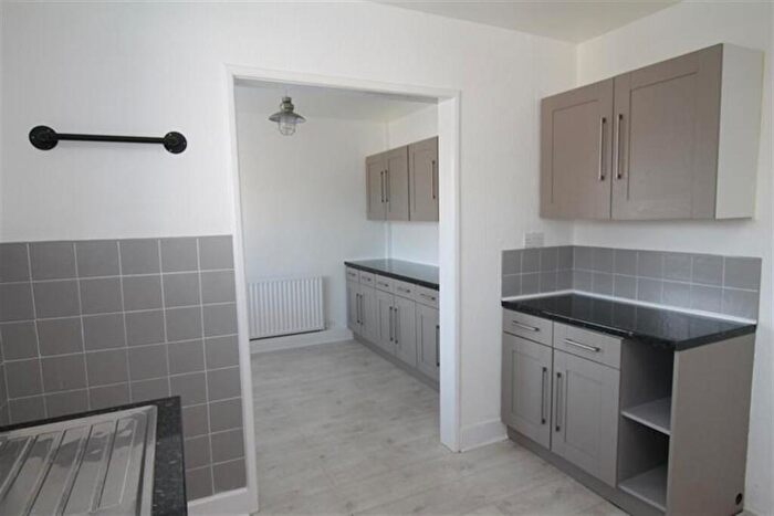 3 Bedroom Semi-Detached House To Rent In The Close, HU16
