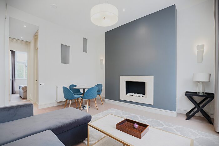 1 Bedroom Flat To Rent In Campden Hill Gardens, London, W8
