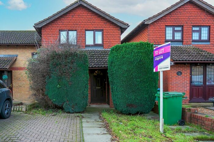 2 Bedroom End Of Terrace House To Rent In Chenies Way, Watford, Hertfordshire, WD18