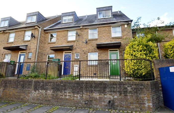 3 Bedroom Terraced House For Sale In Wine Close, London, London, E1W
