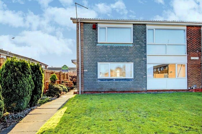 2 Bedroom Flat To Rent In Boscombe Drive, Wallsend, Tyne And Wear, NE28