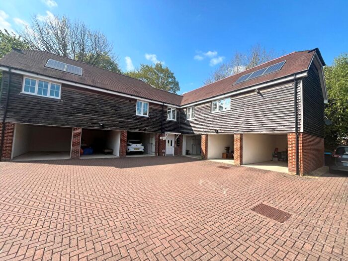 2 Bedroom Coach House To Rent In Speedwell Drive, Lindfield, RH16