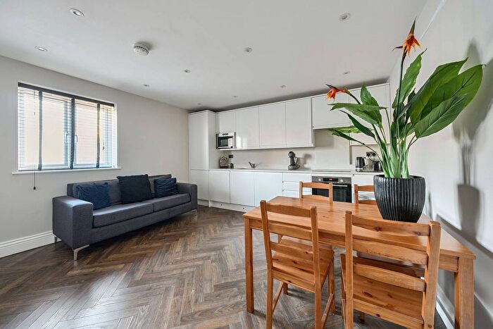 2 Bedroom Flat For Sale In Hollybush Place, Bethnal Green, London, E2