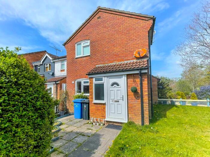 1 Bedroom Cluster House To Rent In Southbrook Close, Canford Heath, Poole, BH17