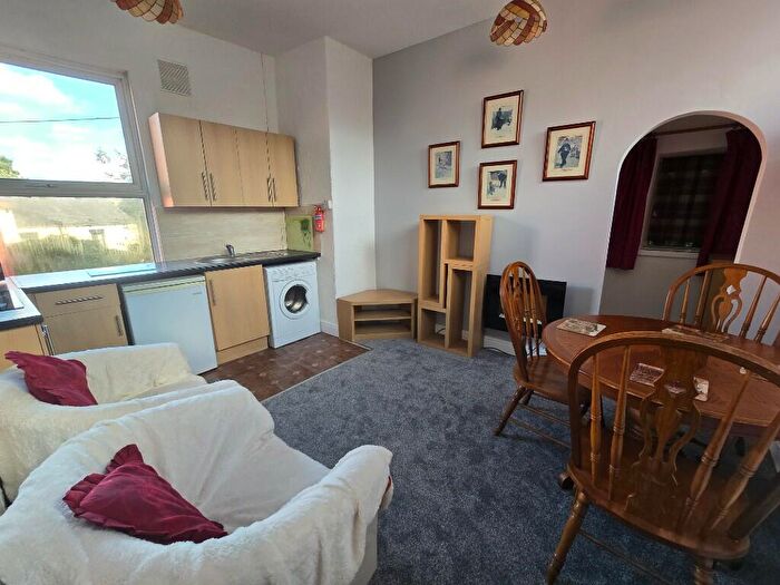 1 Bedroom Flat To Rent In Town Street, Leeds, West Yorkshire, LS12