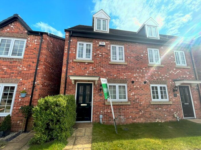 3 Bedroom Semi-Detached House To Rent In Fairlands Grove, Auckley, Doncaster, DN9