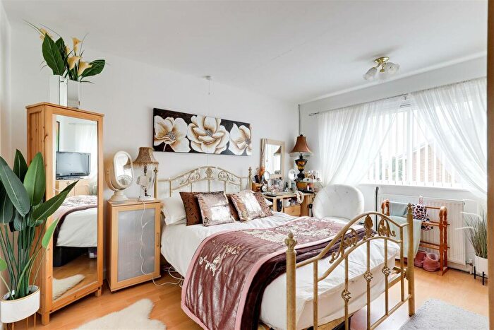 3 Bedroom Terraced House For Sale In Sloethorne Gardens, Arnold, Nottinghamshire, NG5