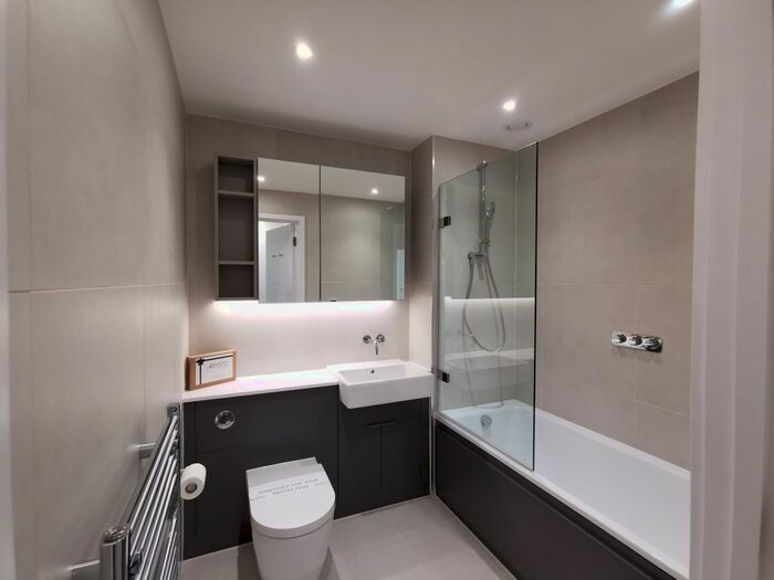 1 Bedroom Flat To Rent In Hartingtons Court, London, N4