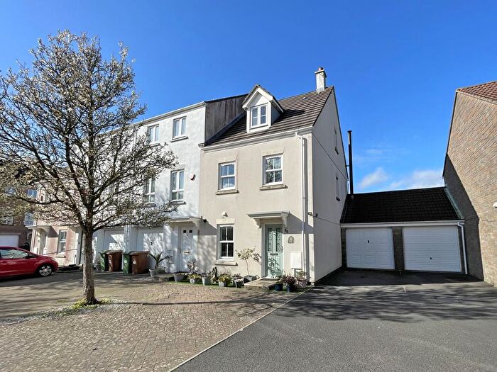 3 Bedroom End Terrace House For Sale In Barlow Gardens, Beacon Park, Plymouth, PL2