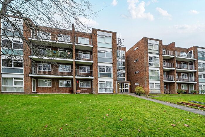 1 Bedroom Flat For Sale In Foxgrove Road, Beckenham, BR3