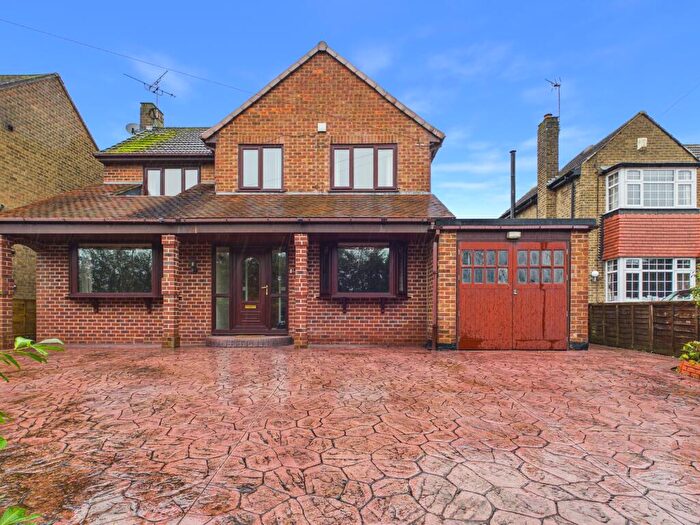 3 Bedroom Detached House To Rent In Uttoxeter Road, Mickleover, DE3