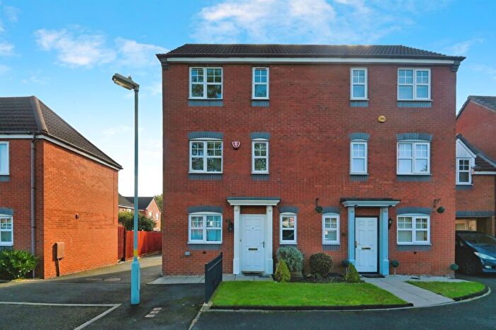 3 Bedroom Town House For Sale In Jubilee Gardens, Birmingham, B23