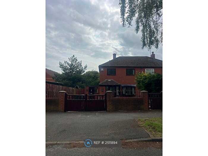 2 Bedroom Semi-Detached House To Rent In The Grove, Walsall, WS5