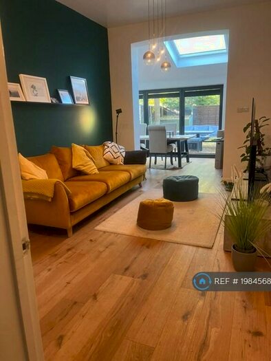 2 Bedroom Flat To Rent In Guilford Avenue, Surbiton, KT5