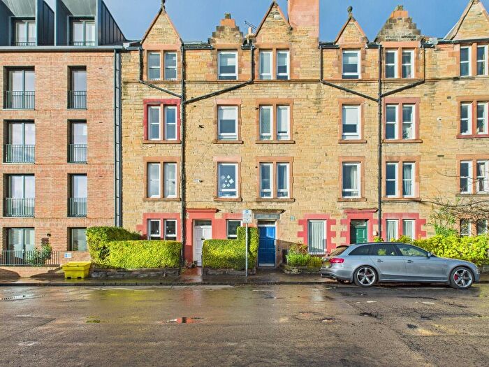 4 Bedroom Flat To Rent In Temple Park Crescent, Polwarth, Edinburgh, EH11