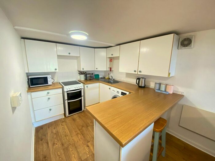 1 Bedroom Flat To Rent In Edinburgh Waterfront Mill Cottage, EH4