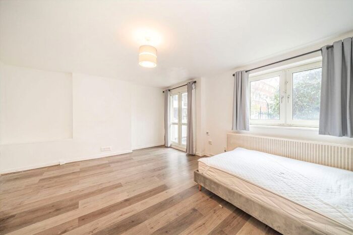 Studio To Rent In Deeley Road, London, SW8
