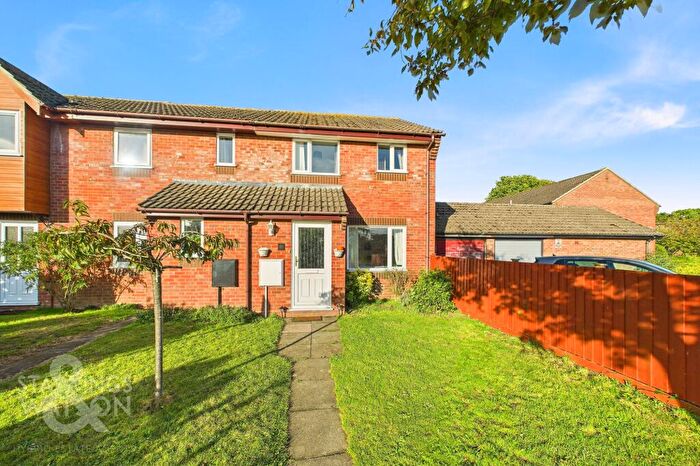 3 Bedroom End Of Terrace House For Sale In Fitzgerald Road, Poringland, Norwich, NR14