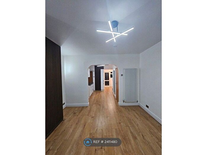 2 Bedroom End Terrace House To Rent In Carnarvon Grove, Sutton-In-Ashfield, NG17