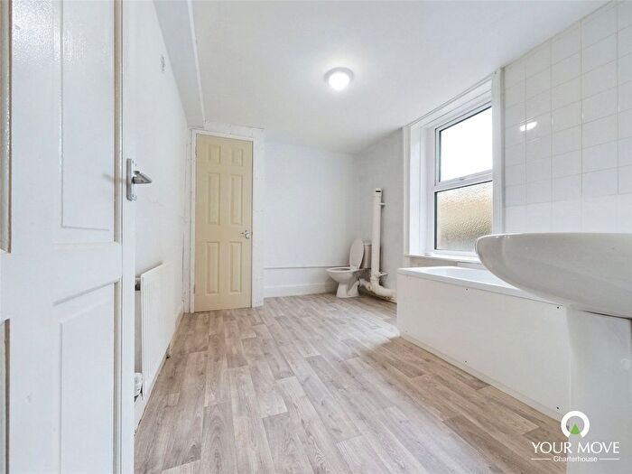 3 Bedroom Flat To Rent In Herbert Place, Margate, Kent, CT9