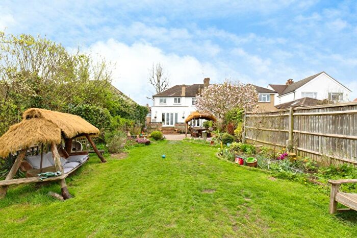 4 Bedroom Semi Detached House For Sale In Cobham Road, Fetcham, Leatherhead, Surrey, KT22