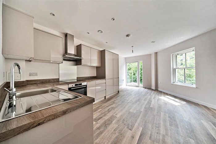 2 Bedroom Flat To Rent In Sunny Court, Kingston Upon Thames - New Build Development, KT2