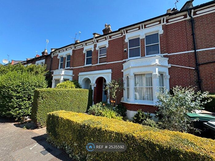 3 Bedroom Flat To Rent In Tivoli Road, London, N8