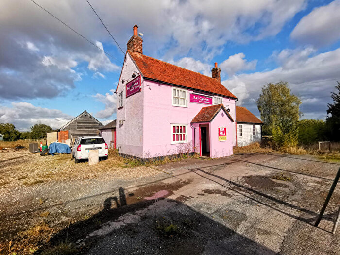 3 Bedroom Detached House For Sale In The Green, CM8