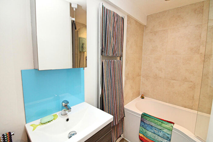 1 Bedroom Apartment For Sale In Adelaide Mansions, Hove, BN3
