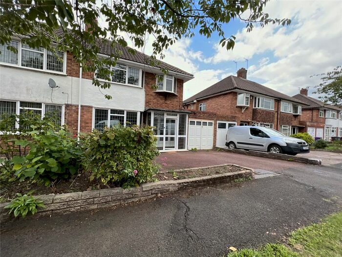 3 Bedroom Semi-Detached House To Rent In Mason Crescent, Wolverhampton, West Midlands, WV4