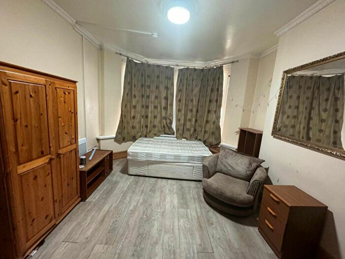 1 Bedroom House To Rent In Albany Road, Roath, CF24