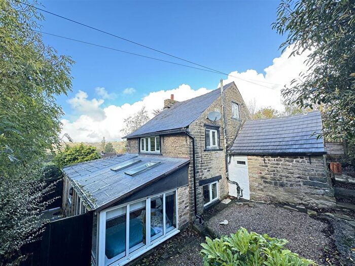 3 Bedroom Detached House For Sale In Moorland Road, Carrbrook, Stalybridge, SK15