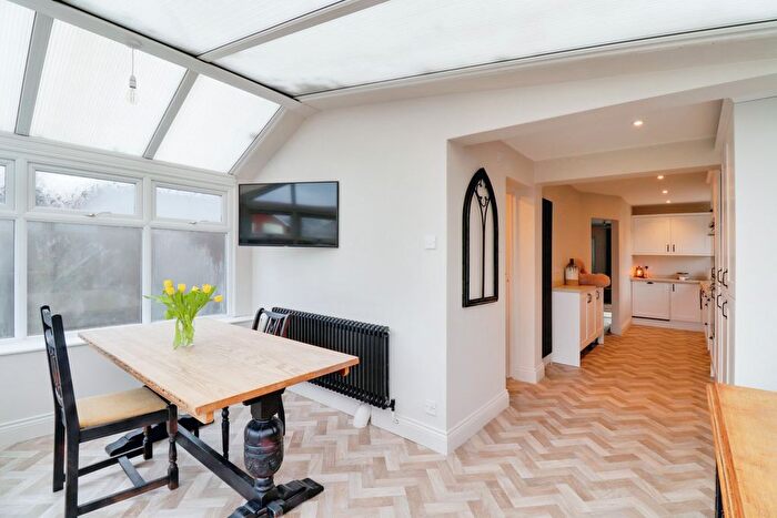 4 Bedroom Detached House For Sale In Clifton Avenue, Benfleet, SS7
