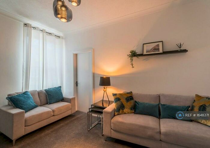 4 Bedroom Flat To Rent In Brighton Road, Gateshead, NE8