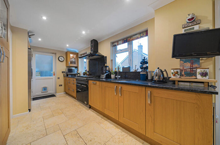 5 Bedroom Detached House For Sale In Lapin Lane, Basingstoke, Hampshire, RG22